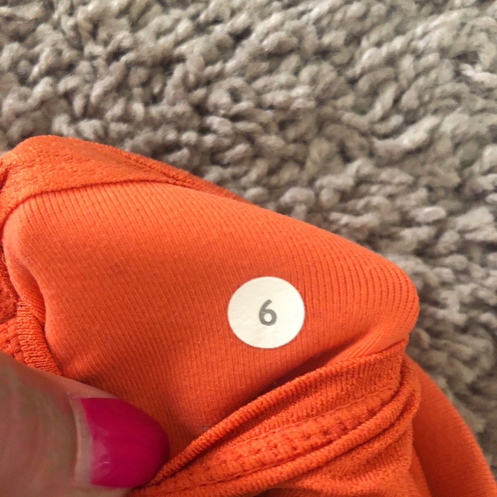 Lululemon Groove flared yoga pants size 6 - Picture 6 of 6